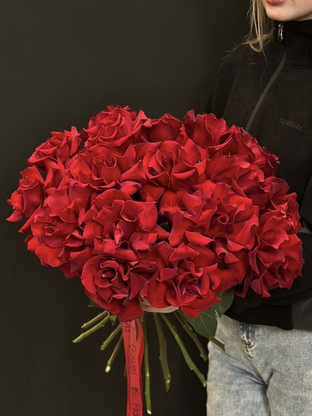 Букет «Страсть №17» – 17 французских роз для самой сильной любви