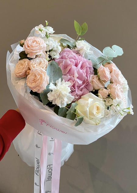 Букет «Таинственный сад» – где красота пробуждается с закатом