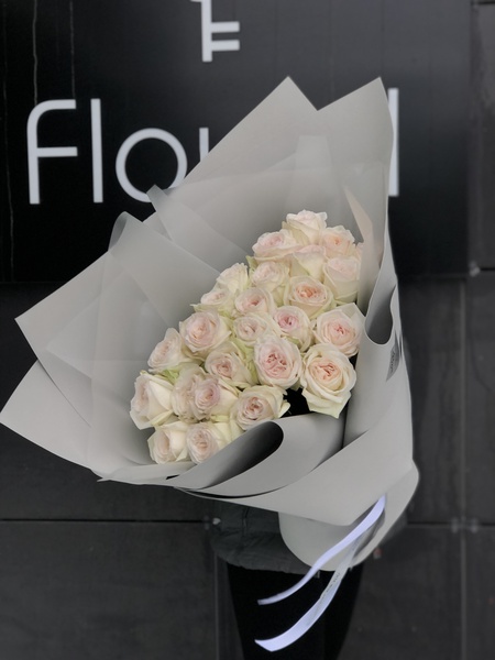 Букет из 25 роз Вайт Охара