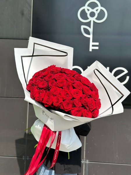 39 красных роз