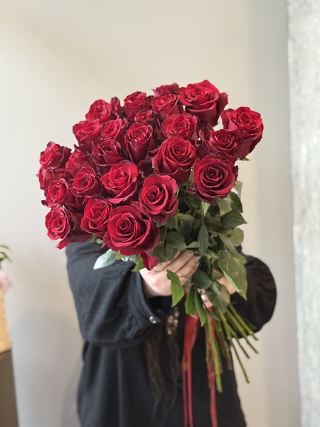 25 красных роз без упаковки