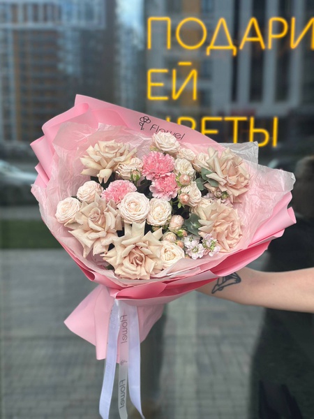 Букет «Вечерний сад» – красота, которая пробуждается с закатом