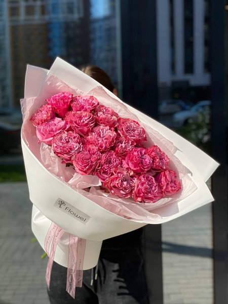 Букет «Дымчатая лавина» – 17 роз необычного оттенка