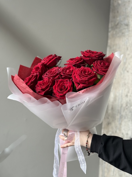 11 красных роз