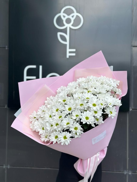 Букет «Август» — 17 ромашковых хризантем