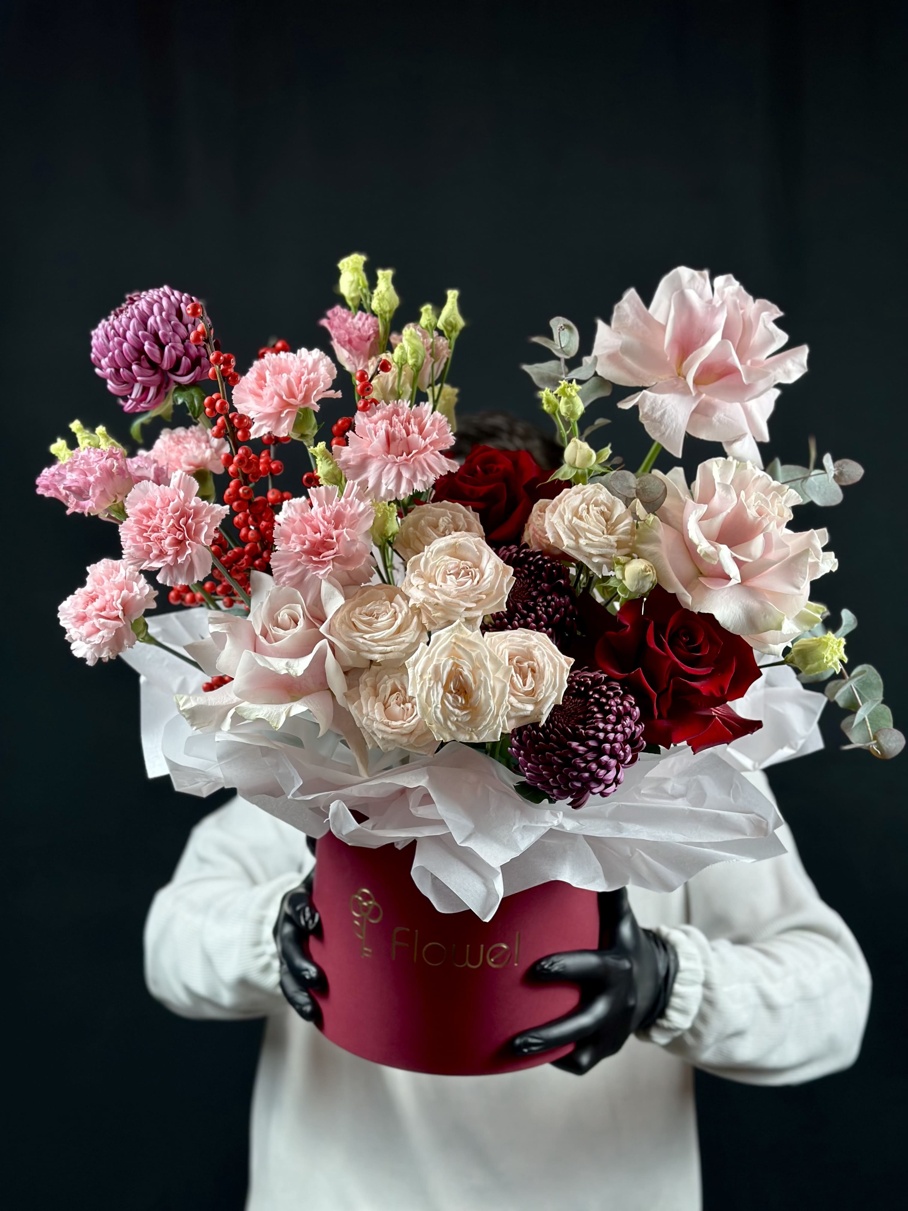 Цветы в коробке и переноске